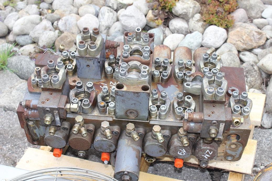 Zeppelin ZM 19 - Hydraulic valve for Construction machinery: picture 1 Zeppelin ZM 19 - Hydraulic valve for Construction machinery: picture 1