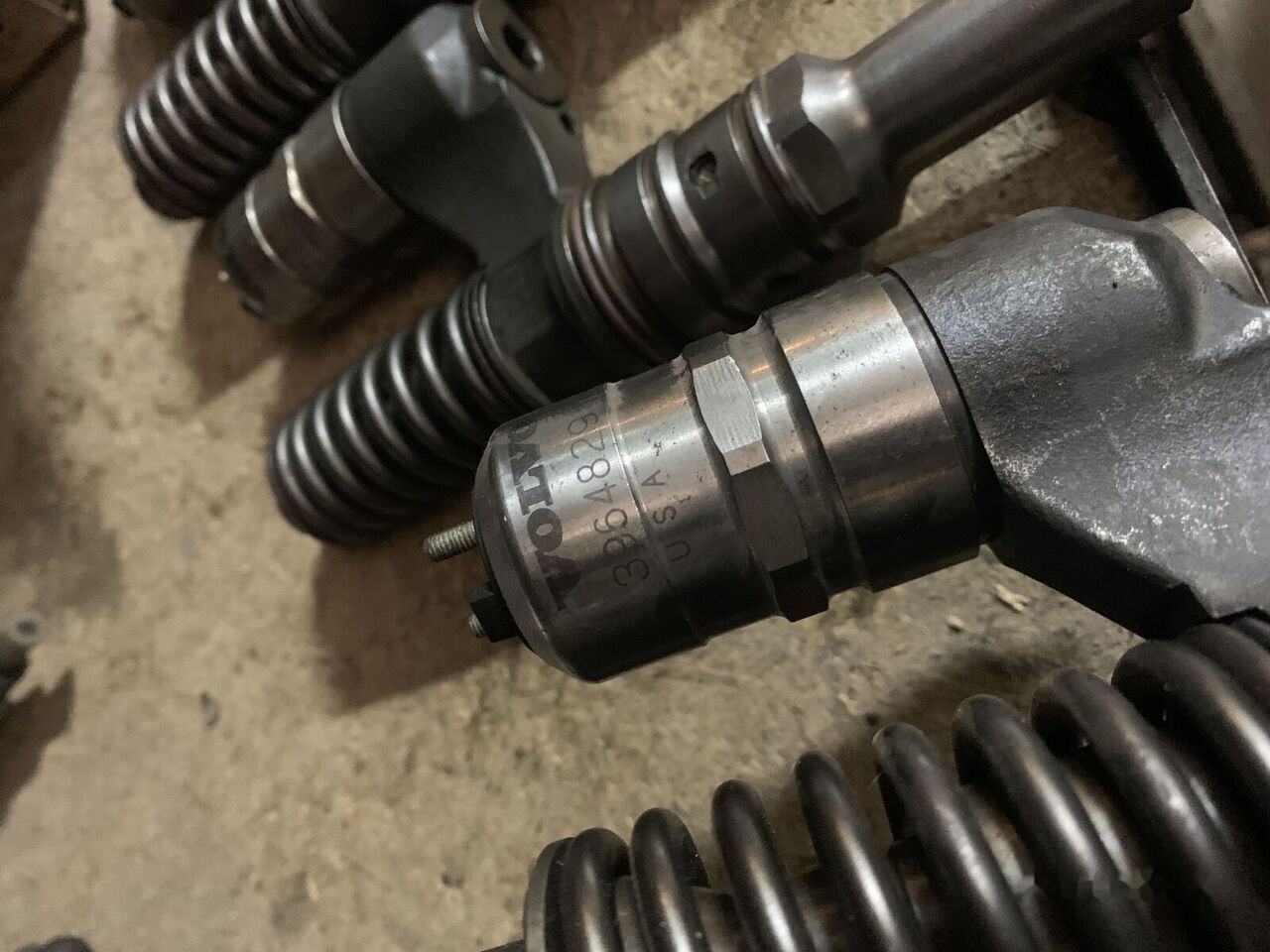 Bosch 3964829 VOLVO FM12, FH12, 3964829 - Fuel pump for Truck: picture 2 Bosch 3964829 VOLVO FM12, FH12, 3964829 - Fuel pump for Truck: picture 2