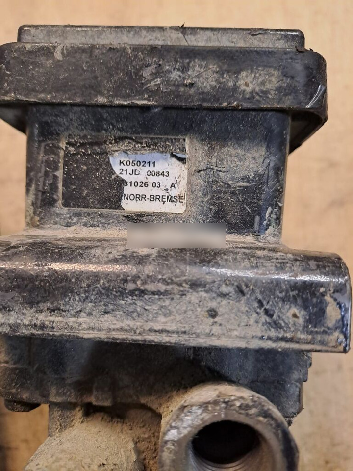 Knorr-Bremse K050211 MAN - Brake valve for Truck: picture 3 Knorr-Bremse K050211 MAN - Brake valve for Truck: picture 3