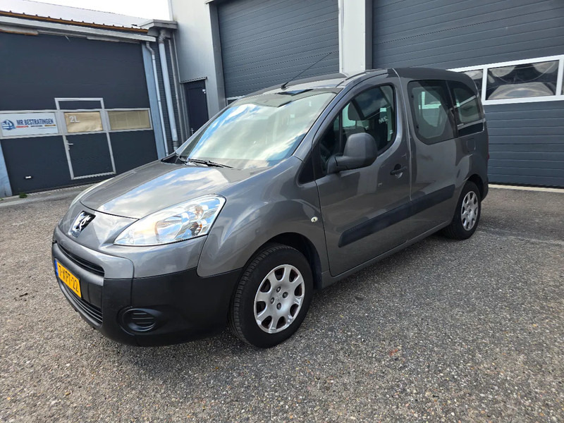 Car Peugeot Partner 1.6 benzine: picture 8