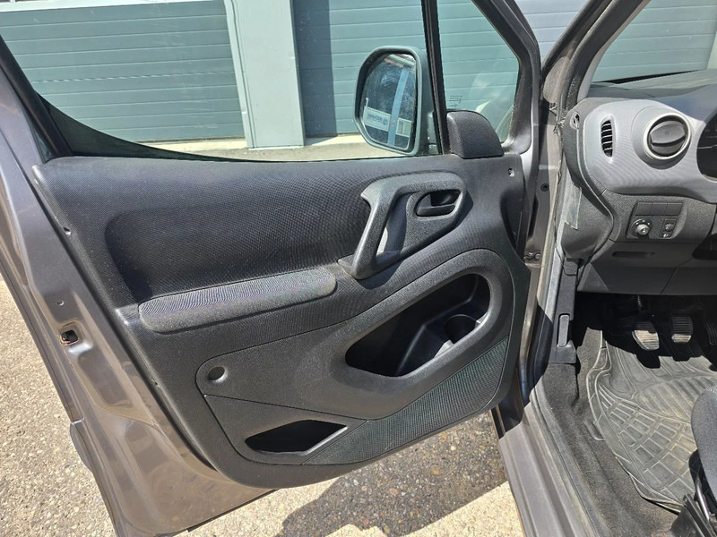 Car Peugeot Partner 1.6 benzine: picture 11