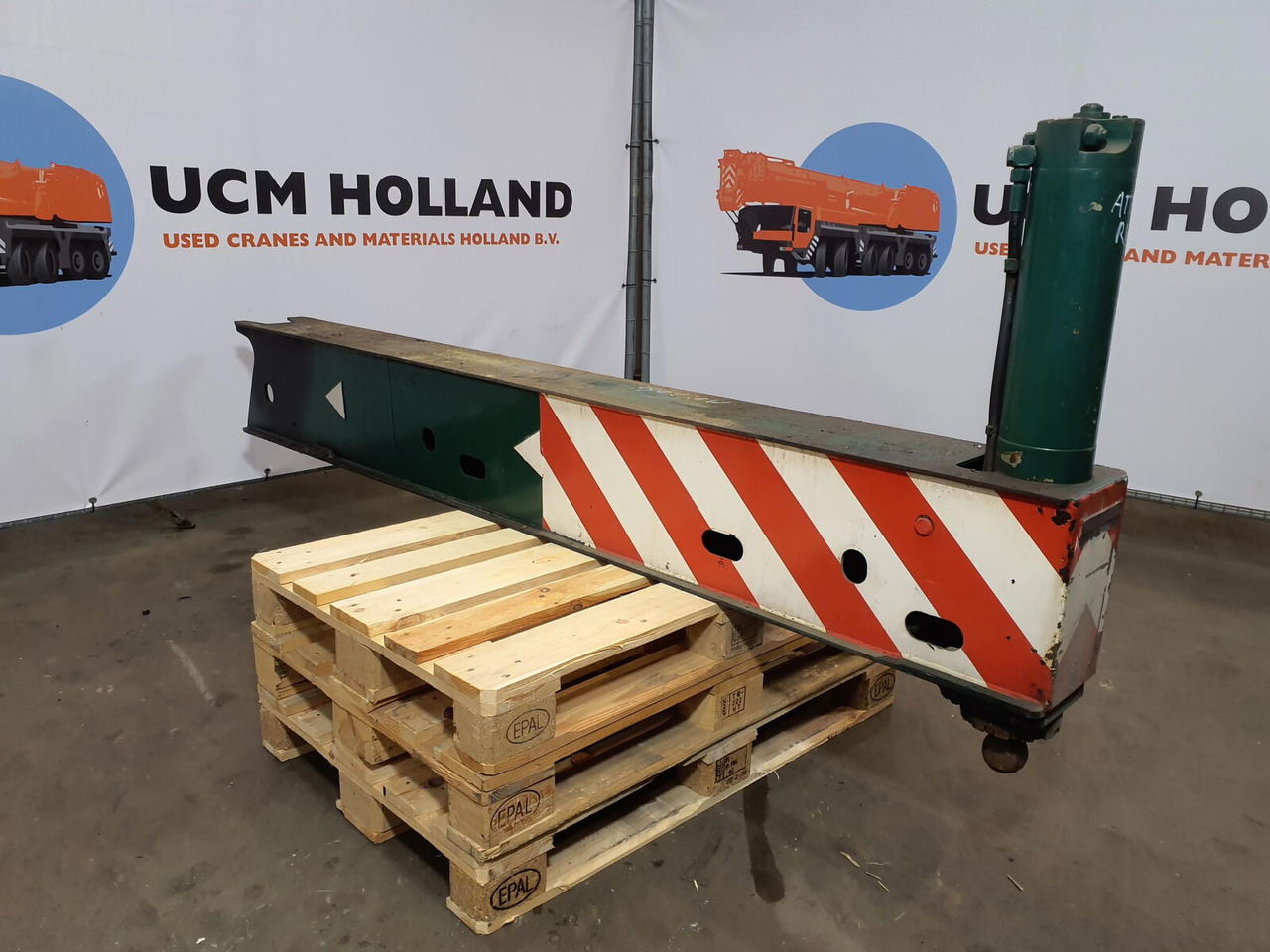 FAUN ATF 30-2 outrigger beam front complete - Suspension for Mobile crane: picture 1 FAUN ATF 30-2 outrigger beam front complete - Suspension for Mobile crane: picture 1
