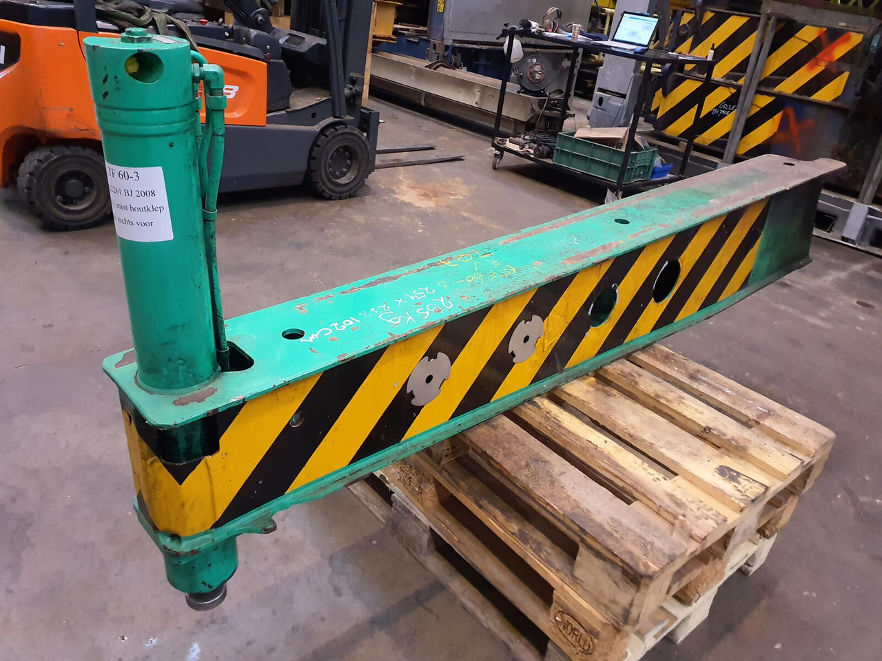 FAUN ATF 60-3 front outrigger beam with support cylinder - Suspension for Mobile crane: picture 2 FAUN ATF 60-3 front outrigger beam with support cylinder - Suspension for Mobile crane: picture 2