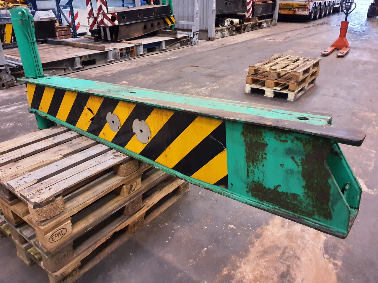 FAUN ATF 60-3 outrigger beam rear with support cylinder - Suspension for Mobile crane: picture 3 FAUN ATF 60-3 outrigger beam rear with support cylinder - Suspension for Mobile crane: picture 3