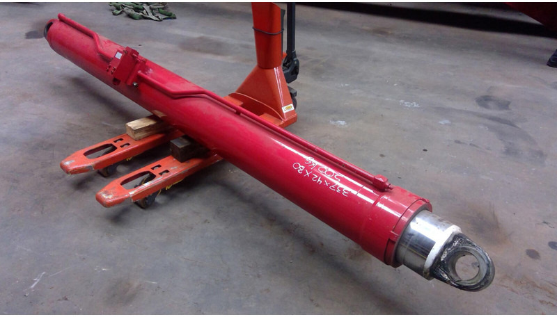 Faun ATF 50G-3 boom lift cylinder - Hydraulic cylinder for Crane: picture 1 Faun ATF 50G-3 boom lift cylinder - Hydraulic cylinder for Crane: picture 1
