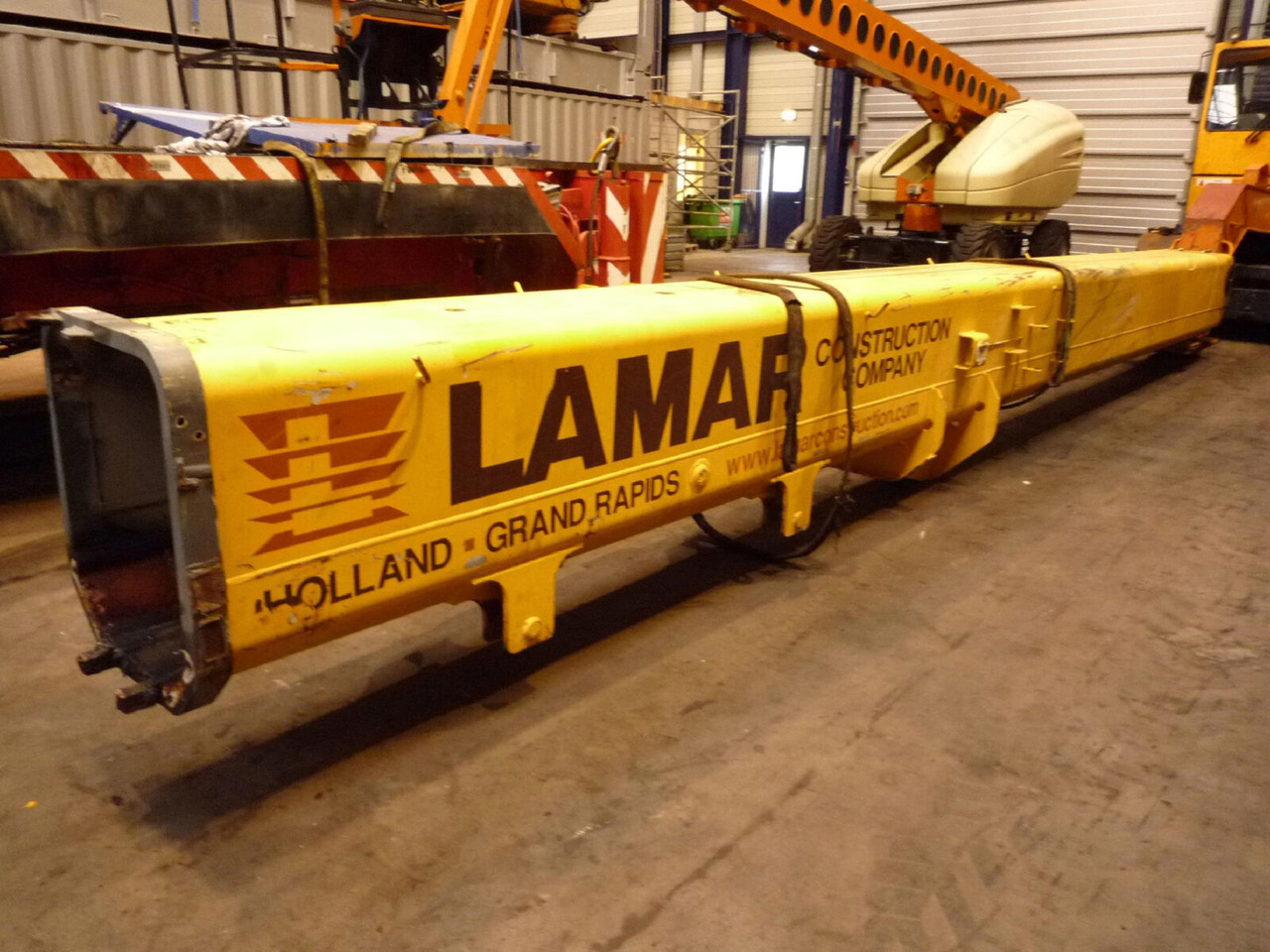 Grove GMK 3050 base section - Boom for Mobile crane: picture 1 Grove GMK 3050 base section - Boom for Mobile crane: picture 1