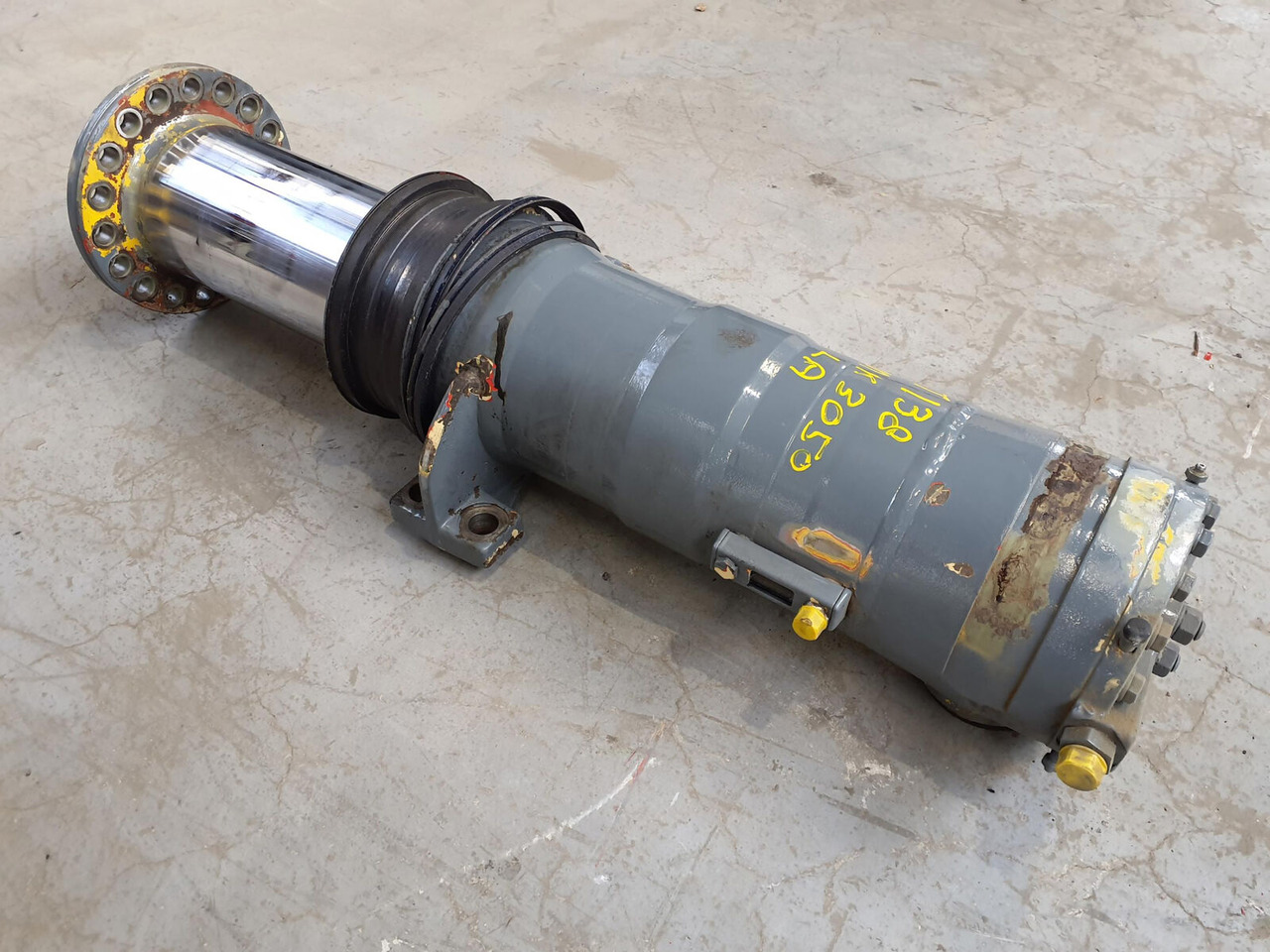 Grove GMK 3050 suspension cylinder - Hydraulic cylinder for All terrain crane: picture 1 Grove GMK 3050 suspension cylinder - Hydraulic cylinder for All terrain crane: picture 1