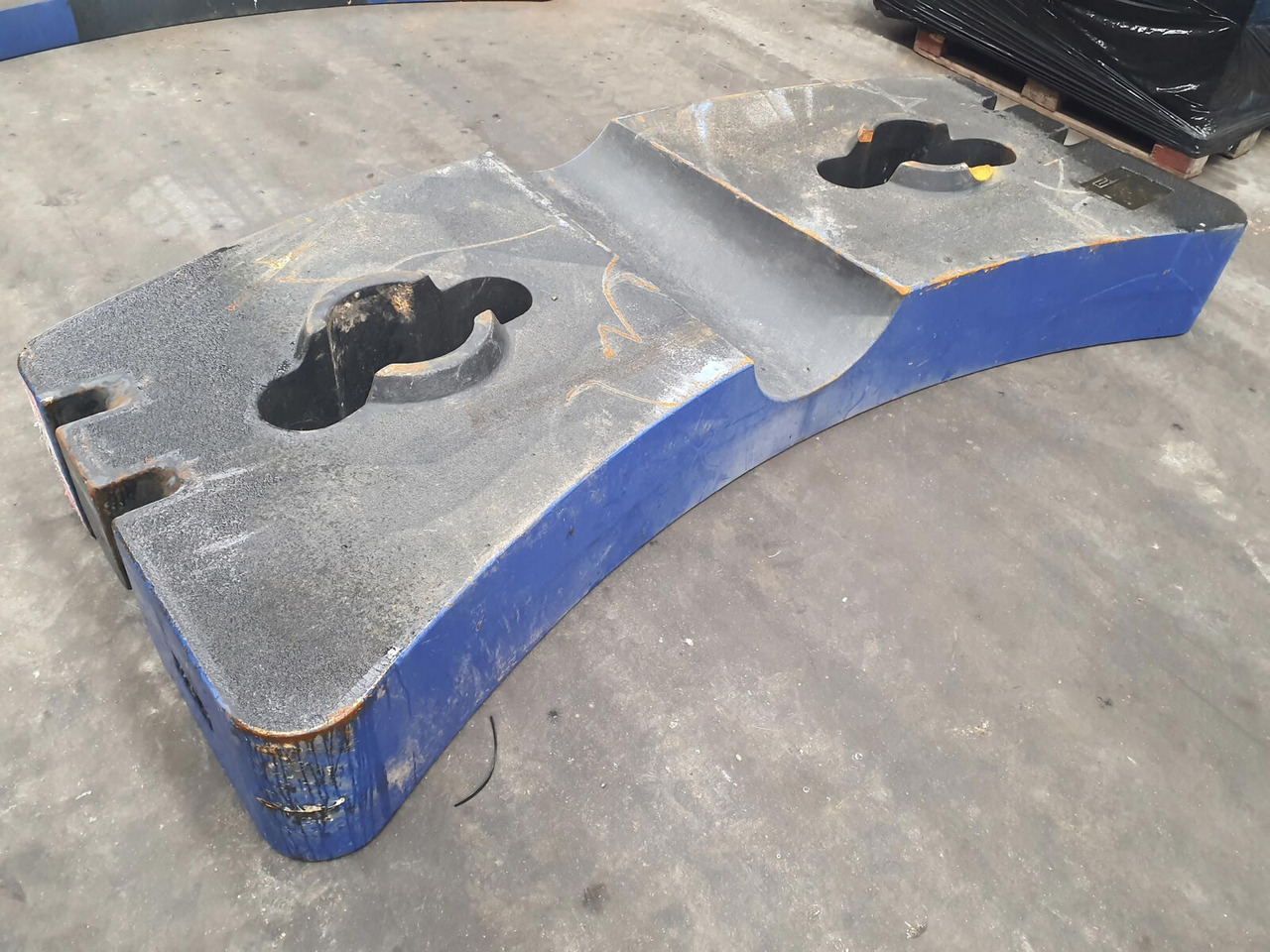Grove GMK 4090 counterweight 4.6T - Counterweight for Mobile crane: picture 2 Grove GMK 4090 counterweight 4.6T - Counterweight for Mobile crane: picture 2