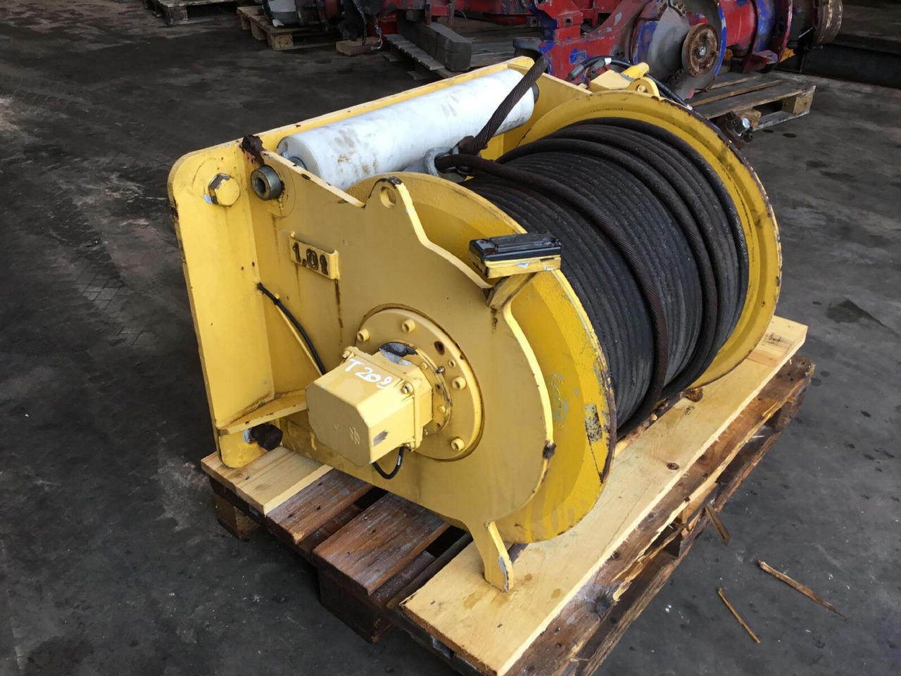 Grove GMK 5100 Auxiliary hoist - Winch for Mobile crane: picture 2 Grove GMK 5100 Auxiliary hoist - Winch for Mobile crane: picture 2