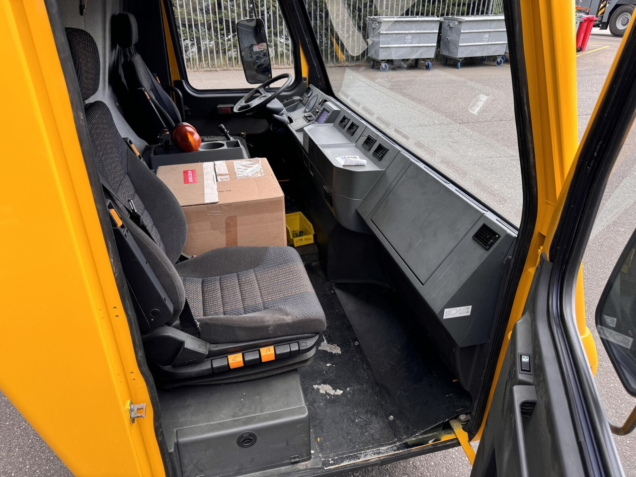 Cab for Mobile crane Grove GMK 5130-1 Drivers cabin: picture 6