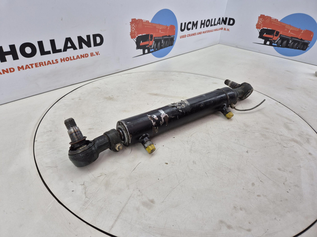 Grove GMK 5220 steering cylinder axle 5 - Hydraulic cylinder for Mobile crane: picture 2 Grove GMK 5220 steering cylinder axle 5 - Hydraulic cylinder for Mobile crane: picture 2