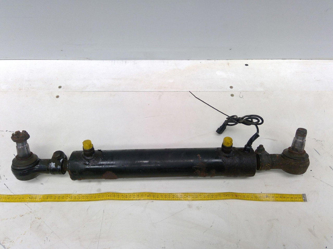 Grove Grove GMK 3055 steering cylinder axle 1 right - Hydraulic cylinder for Mobile crane: picture 2 Grove Grove GMK 3055 steering cylinder axle 1 right - Hydraulic cylinder for Mobile crane: picture 2