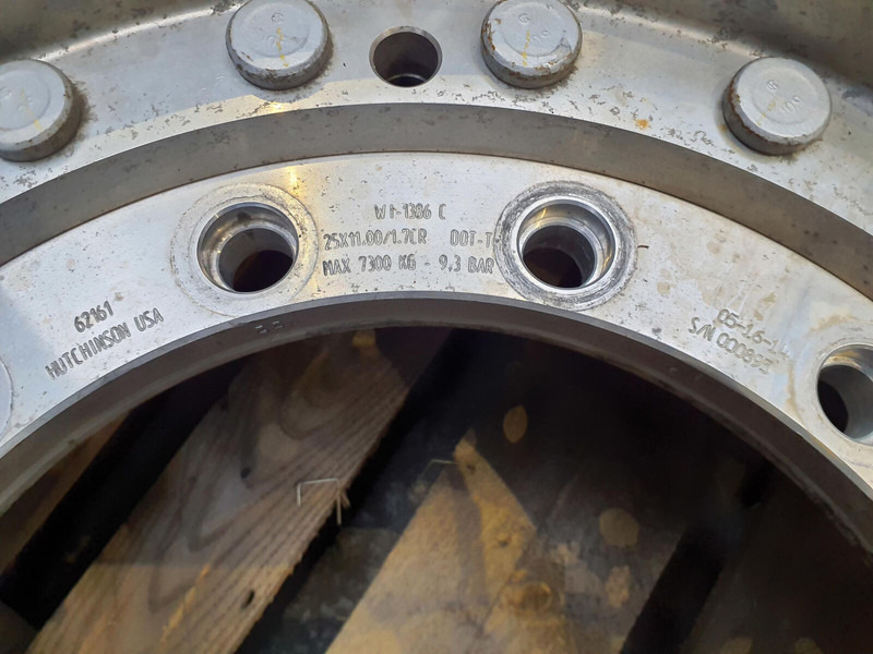 Grove Rim 445/95R25 12 13.2 2p Alu - Rim for Crane: picture 3 Grove Rim 445/95R25 12 13.2 2p Alu - Rim for Crane: picture 3