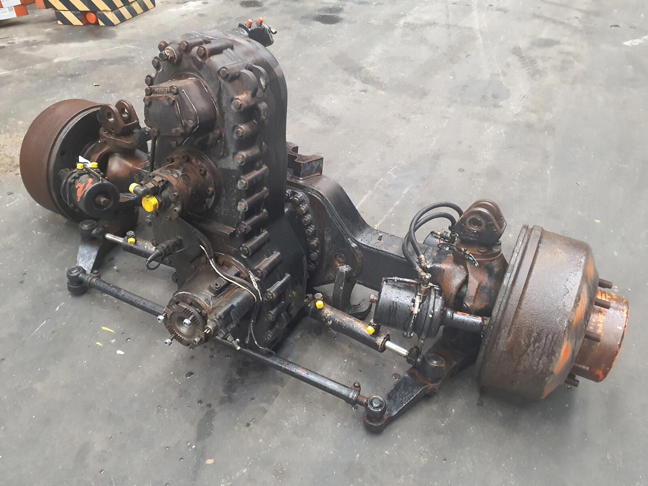 Kessler+Co AC 155 axle 2 - Axle and parts for Mobile crane: picture 1 Kessler+Co AC 155 axle 2 - Axle and parts for Mobile crane: picture 1