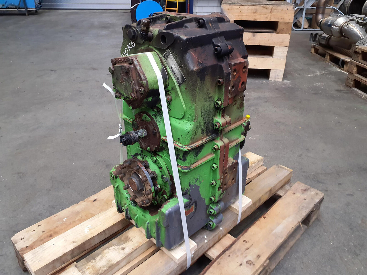 Krupp KMK 4070 Dropbox - Transmission for Mobile crane: picture 1 Krupp KMK 4070 Dropbox - Transmission for Mobile crane: picture 1