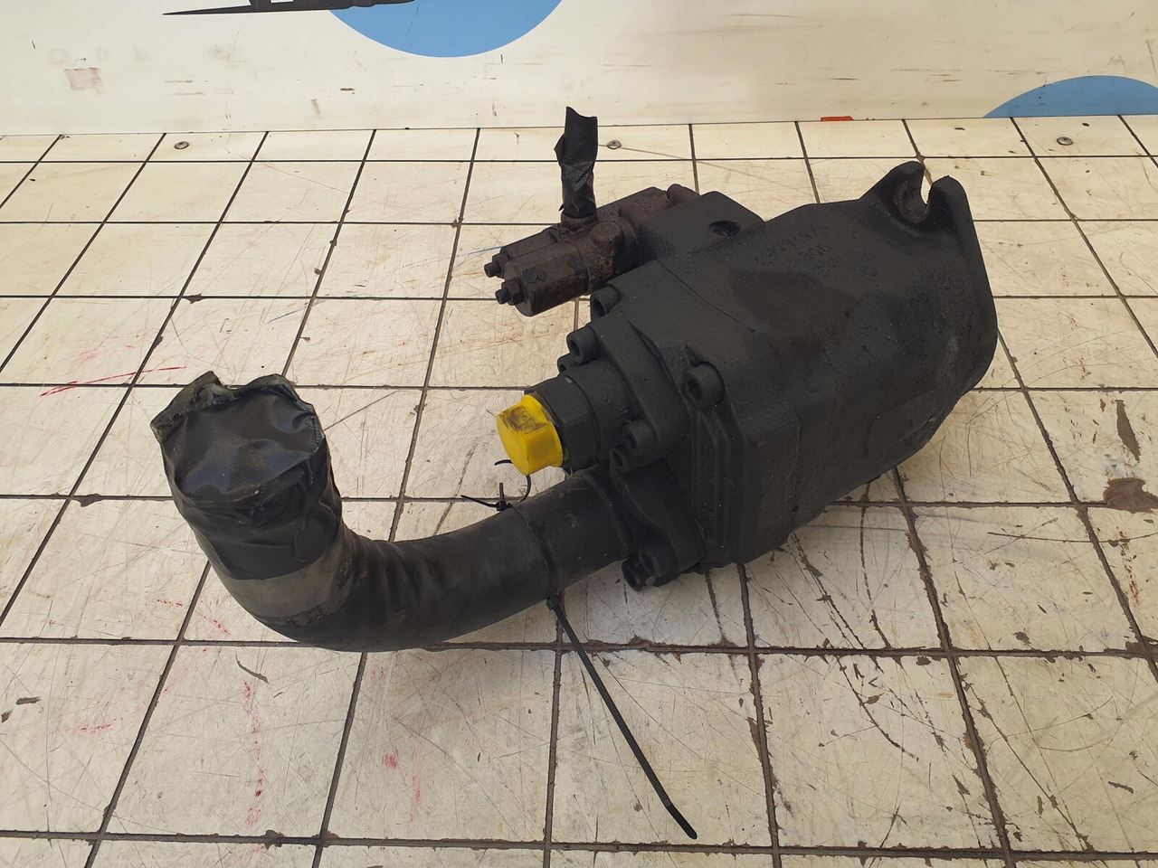 Liebherr IEBHERR LTM 1400-7.1 VARIABLE PUMP A10VO 45cm³/U - Hydraulic pump for Mobile crane: picture 3 Liebherr IEBHERR LTM 1400-7.1 VARIABLE PUMP A10VO 45cm³/U - Hydraulic pump for Mobile crane: picture 3