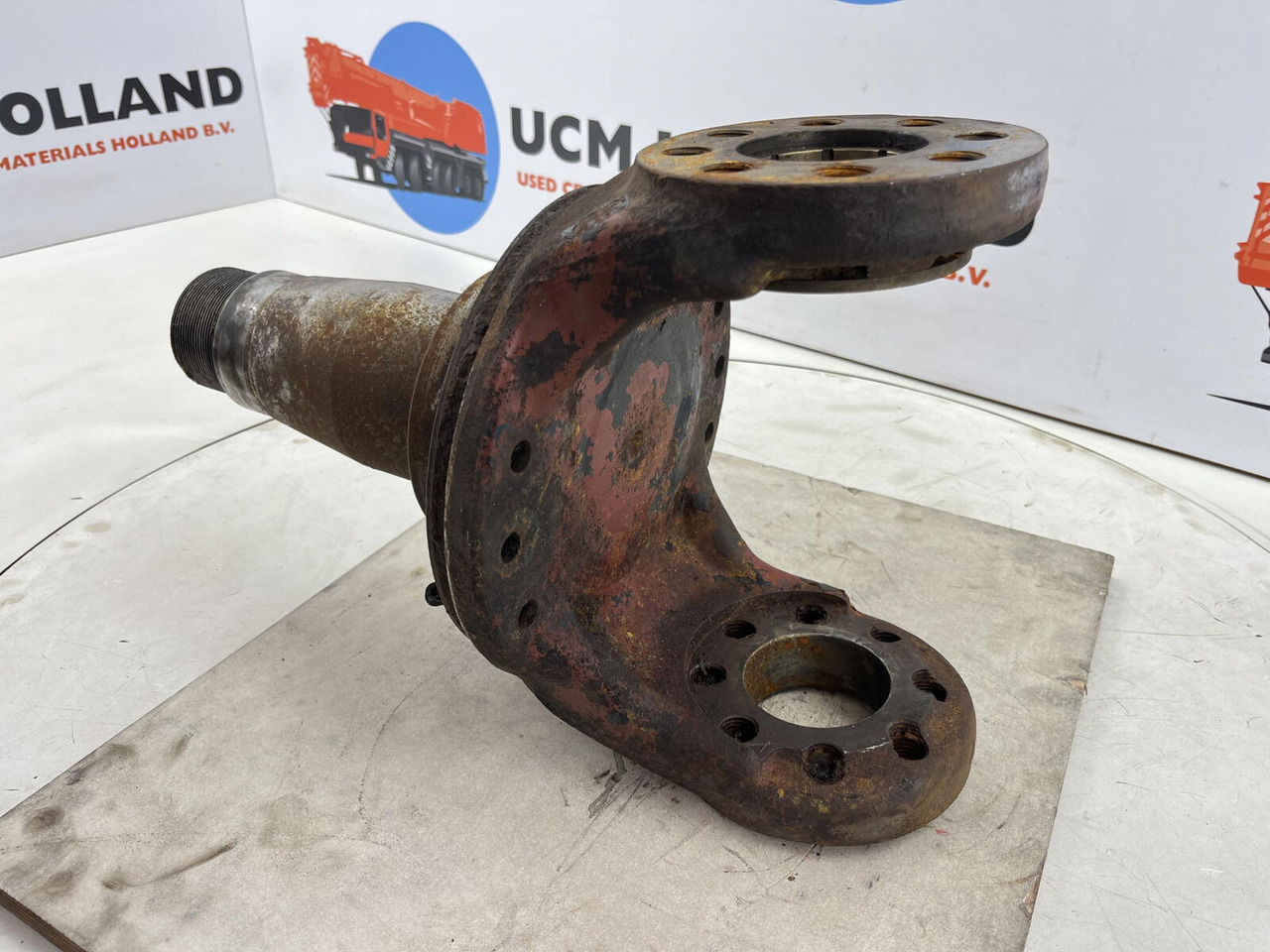 Liebherr LT 1090 Steering knuckle 16 holes - Steering knuckle for Mobile crane: picture 4 Liebherr LT 1090 Steering knuckle 16 holes - Steering knuckle for Mobile crane: picture 4