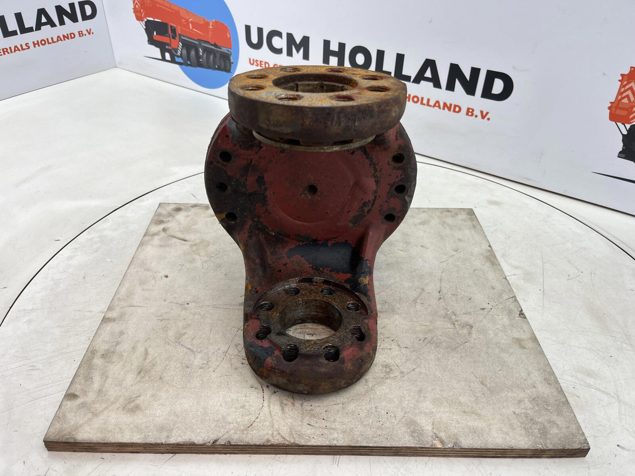 Liebherr LT 1090 Steering knuckle 16 holes - Steering knuckle for Mobile crane: picture 5 Liebherr LT 1090 Steering knuckle 16 holes - Steering knuckle for Mobile crane: picture 5