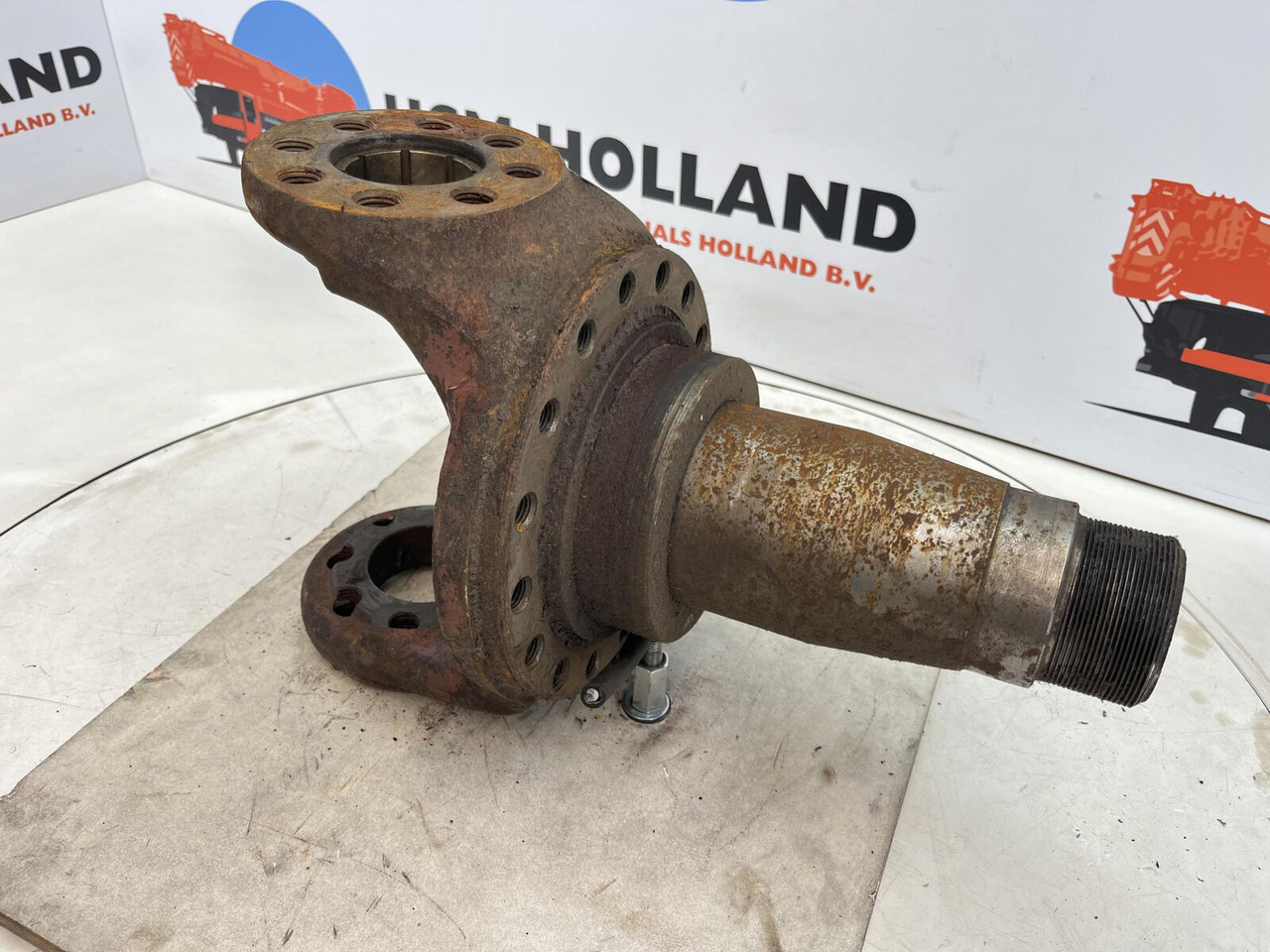 Liebherr LT 1090 Steering knuckle 16 holes - Steering knuckle for Mobile crane: picture 3 Liebherr LT 1090 Steering knuckle 16 holes - Steering knuckle for Mobile crane: picture 3