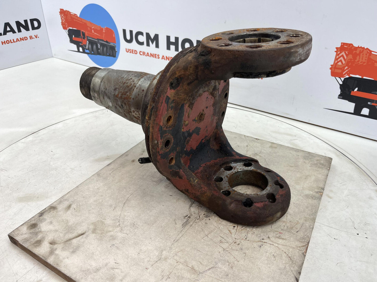 Liebherr LT 1090 Steering knuckle 16 holes - Steering knuckle for Mobile crane: picture 4 Liebherr LT 1090 Steering knuckle 16 holes - Steering knuckle for Mobile crane: picture 4
