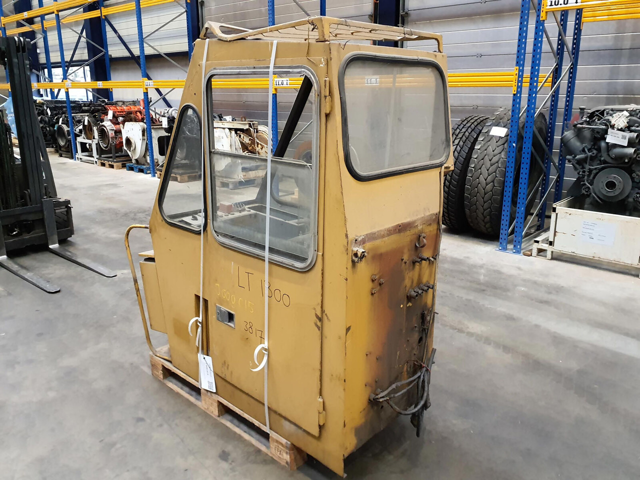 Liebherr LT 1120 upper cabin - Cab for Mobile crane: picture 4 Liebherr LT 1120 upper cabin - Cab for Mobile crane: picture 4