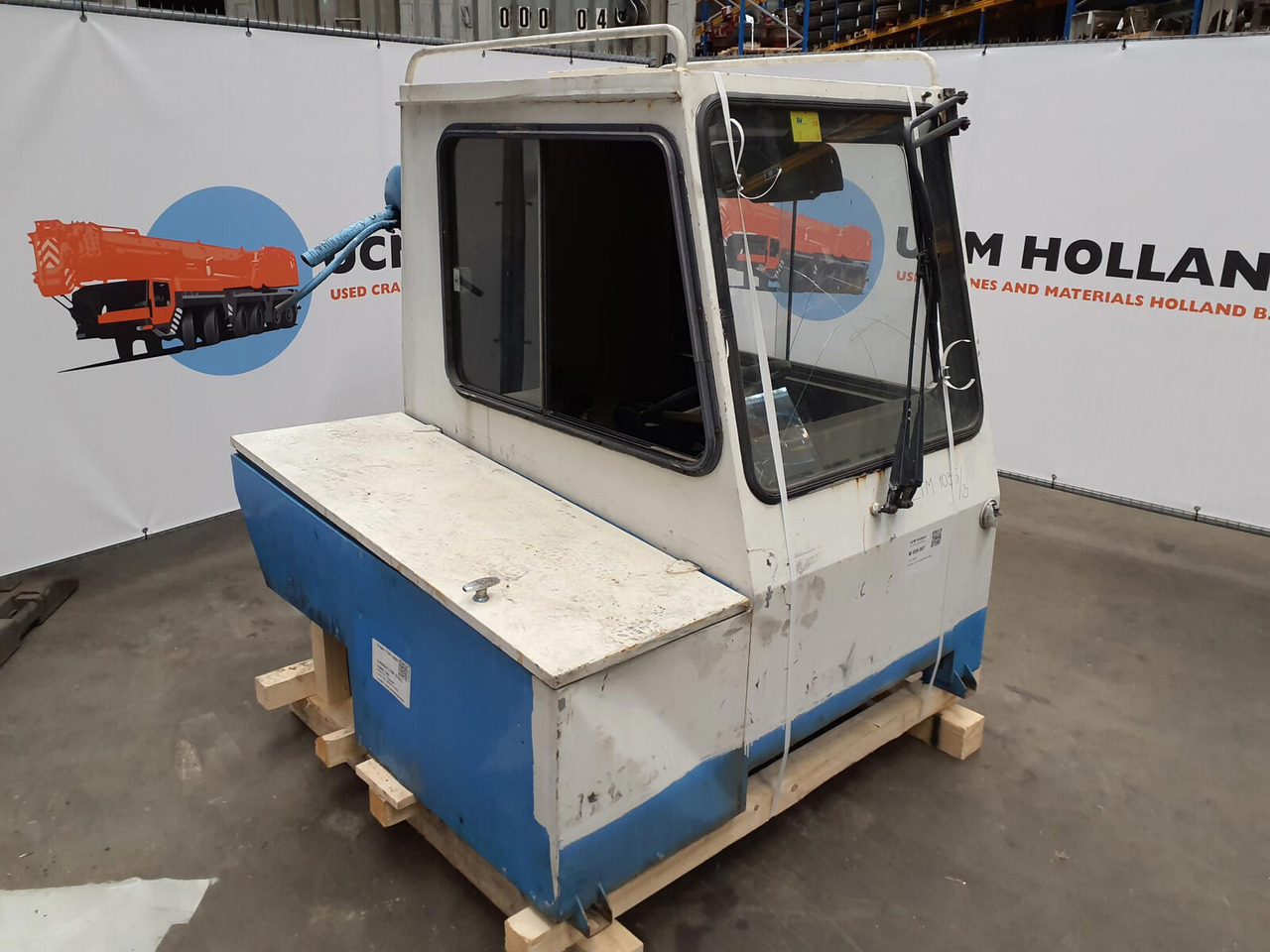 Liebherr LTM 1035/3 lower cabin - Cab for Mobile crane: picture 2 Liebherr LTM 1035/3 lower cabin - Cab for Mobile crane: picture 2