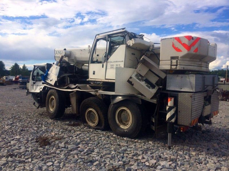 Liebherr LTM 1045-3.1 for parts - All terrain crane: picture 2 Liebherr LTM 1045-3.1 for parts - All terrain crane: picture 2