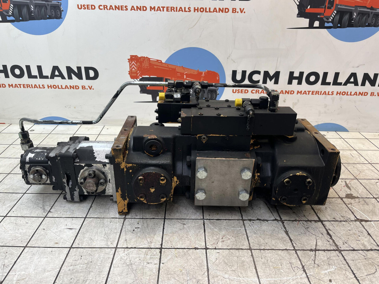 Liebherr LTM 1050 TWO-STAGE PUMP LPV 64 64+64cm³/U - Hydraulic pump for Crane: picture 3 Liebherr LTM 1050 TWO-STAGE PUMP LPV 64 64+64cm³/U - Hydraulic pump for Crane: picture 3