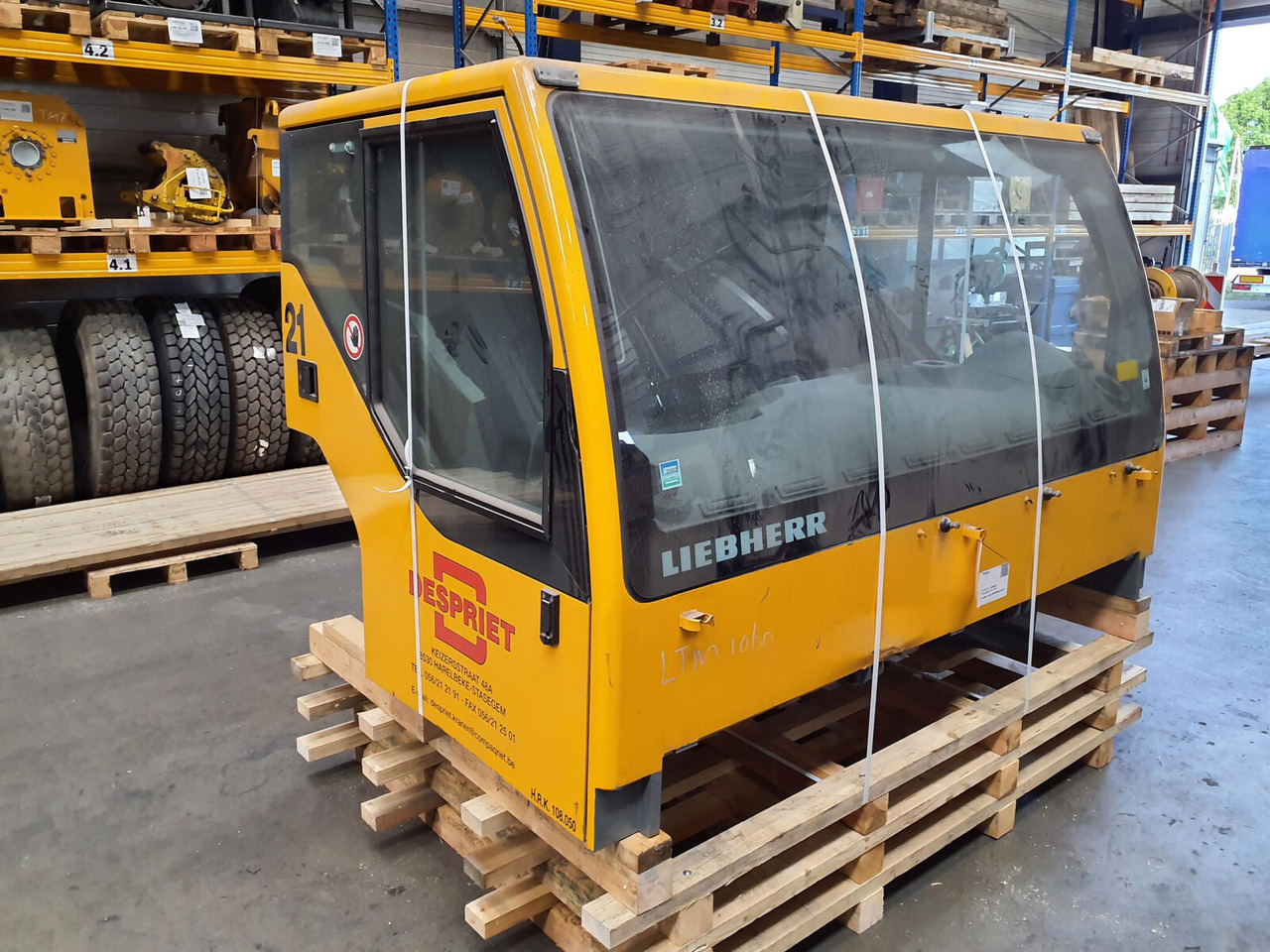 Liebherr LTM 1060-2 lower cabin - Cab for Mobile crane: picture 3 Liebherr LTM 1060-2 lower cabin - Cab for Mobile crane: picture 3