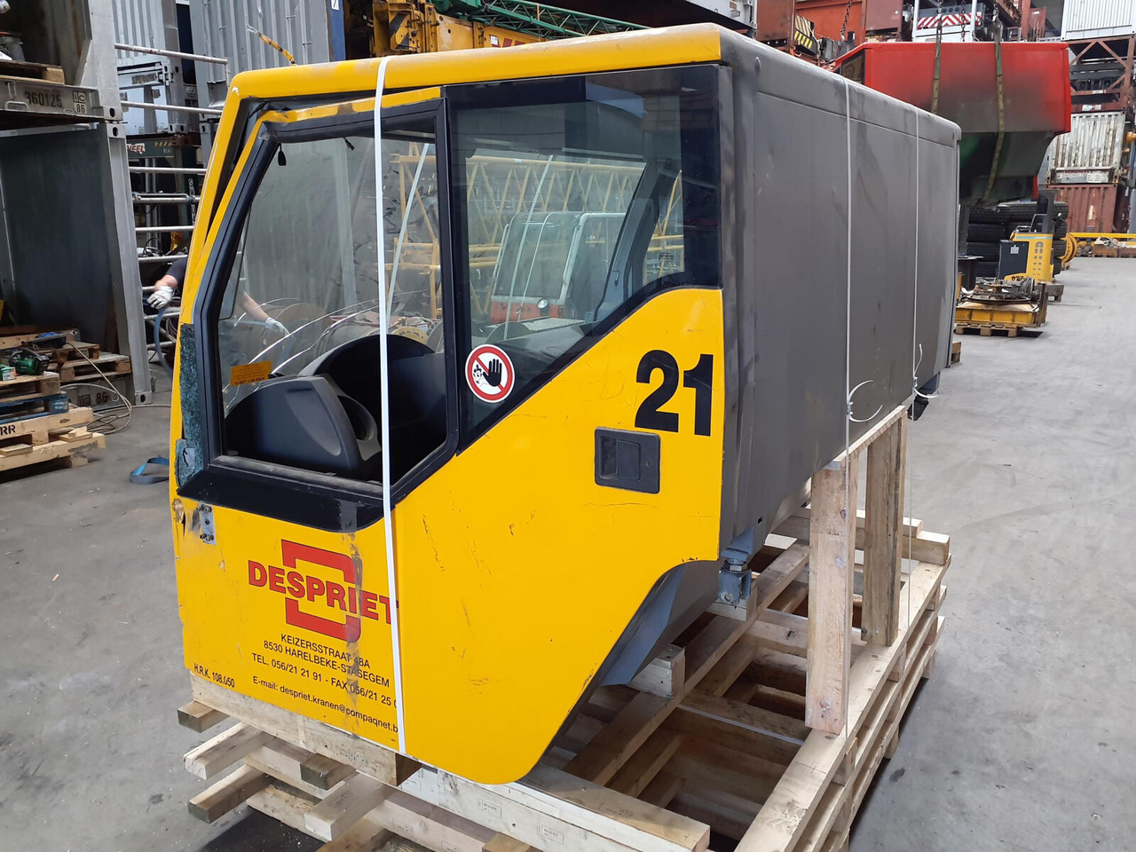 Liebherr LTM 1060-2 lower cabin - Cab for Mobile crane: picture 2 Liebherr LTM 1060-2 lower cabin - Cab for Mobile crane: picture 2