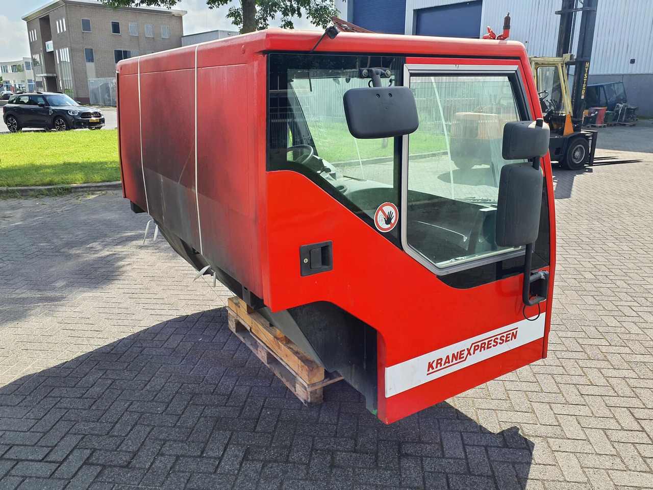 Liebherr LTM 1060-2 lower cabin - Cab for Mobile crane: picture 4 Liebherr LTM 1060-2 lower cabin - Cab for Mobile crane: picture 4