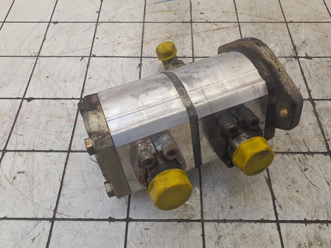 Liebherr LTM 1070-4.1 TWO-STAGE PUMP - Hydraulic pump for Mobile crane: picture 3 Liebherr LTM 1070-4.1 TWO-STAGE PUMP - Hydraulic pump for Mobile crane: picture 3