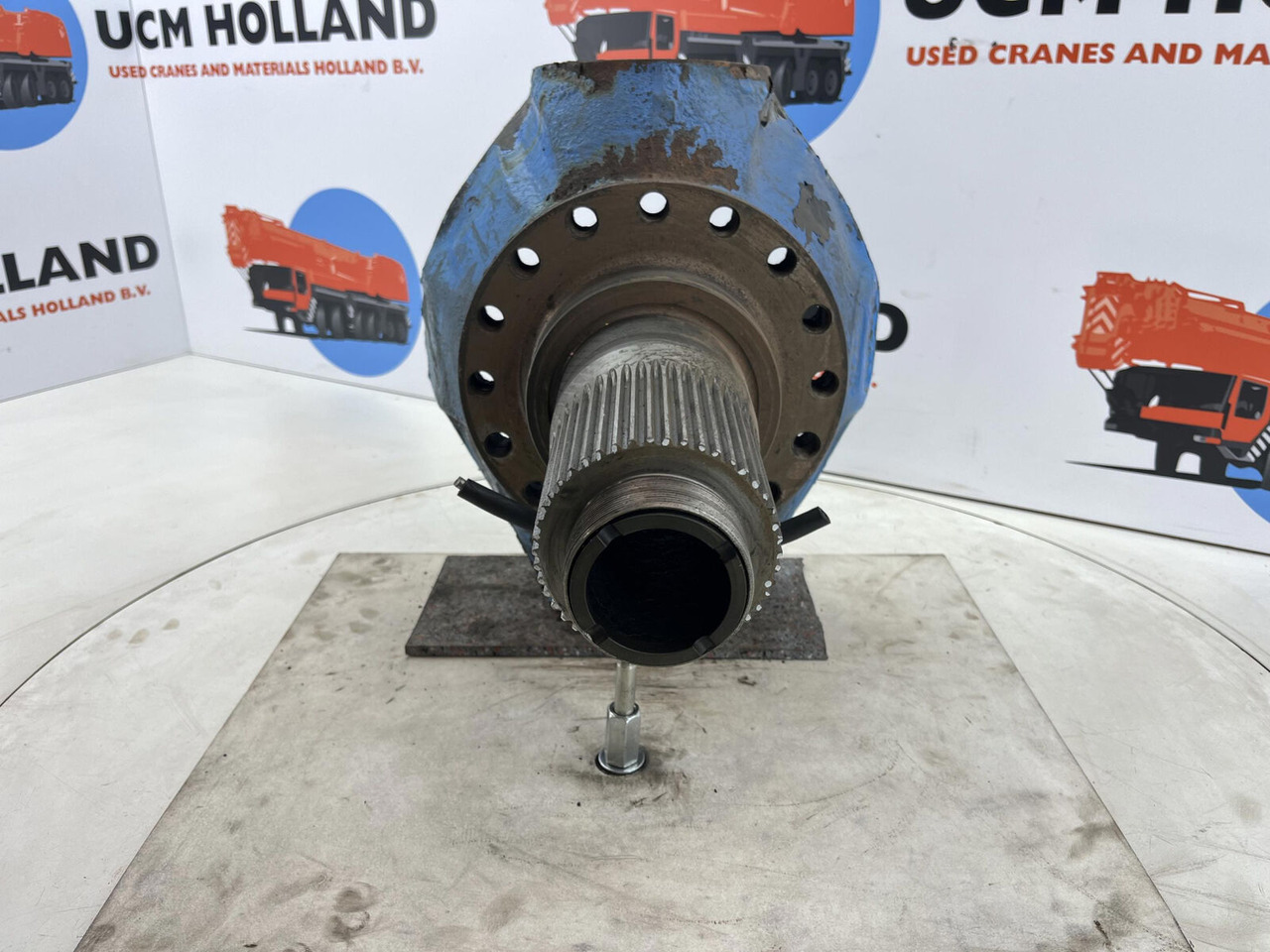 Liebherr LTM 1070 Steering knuckle 16 holes axle 4 - Steering knuckle for Mobile crane: picture 2 Liebherr LTM 1070 Steering knuckle 16 holes axle 4 - Steering knuckle for Mobile crane: picture 2