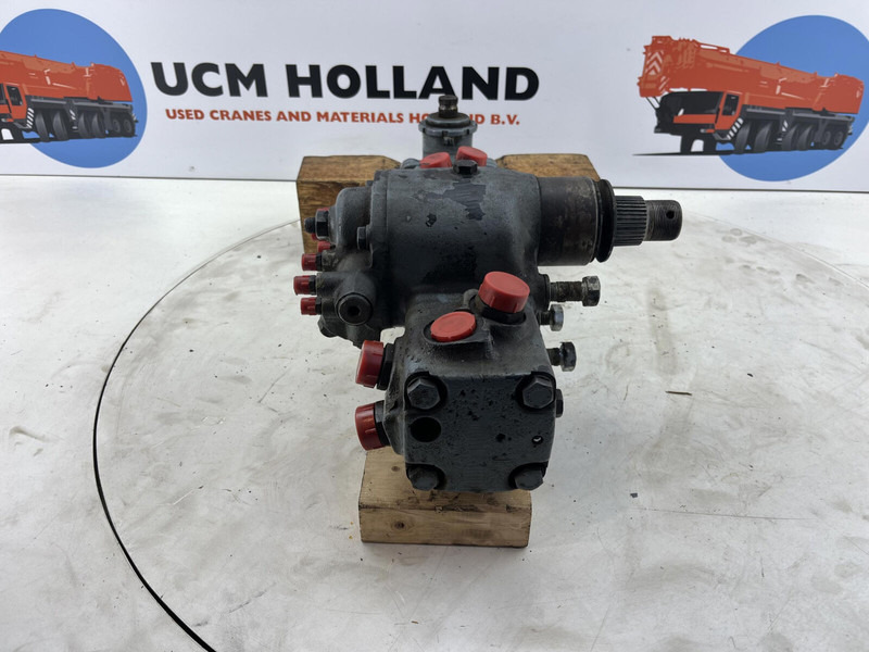 Liebherr LTM 1070 steering box - Steering column for Crane: picture 4 Liebherr LTM 1070 steering box - Steering column for Crane: picture 4