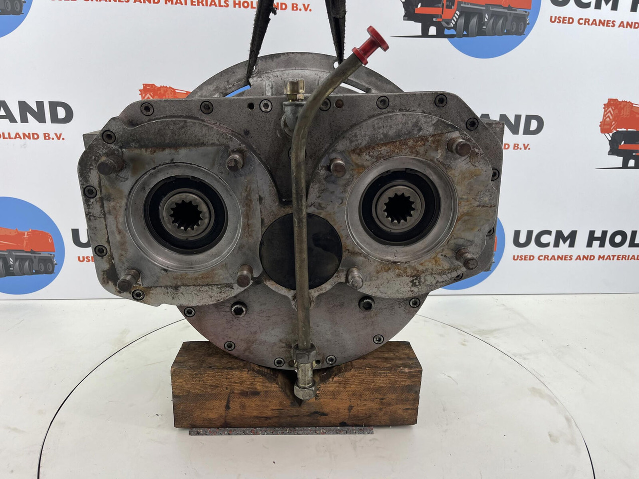 Liebherr LTM 1200/1 Distributor gearbox with coupling - Gearbox for Mobile crane: picture 3 Liebherr LTM 1200/1 Distributor gearbox with coupling - Gearbox for Mobile crane: picture 3