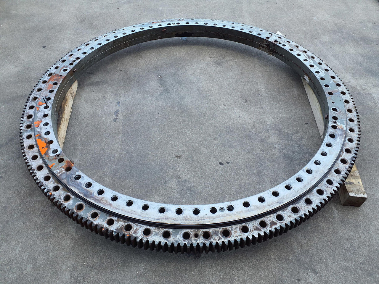 Liebherr LTM 1200/1 slewing ring - Slewing ring for Mobile crane: picture 2 Liebherr LTM 1200/1 slewing ring - Slewing ring for Mobile crane: picture 2