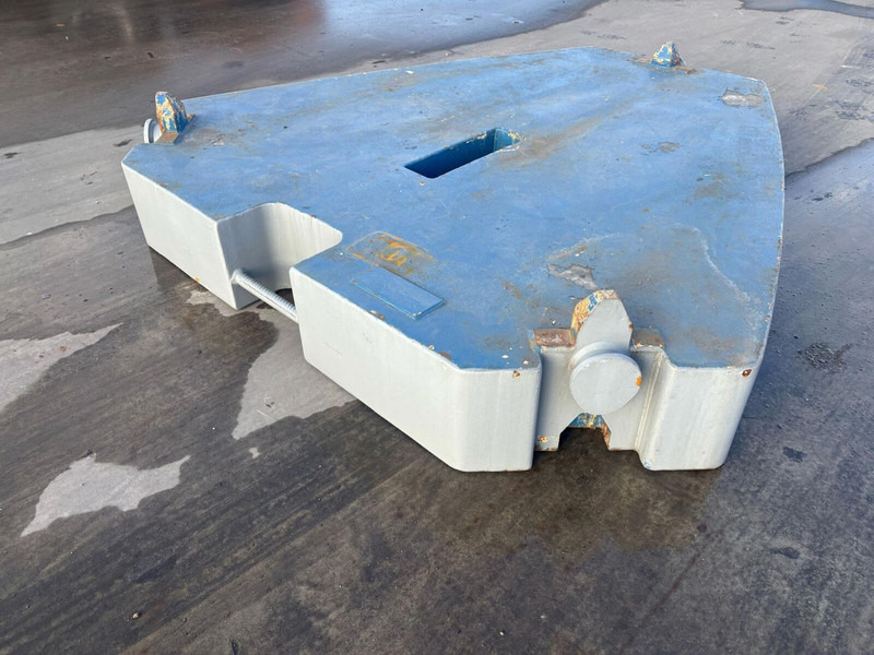 Liebherr LTM /LR counterweight 5T - Counterweight for Construction machinery: picture 2 Liebherr LTM /LR counterweight 5T - Counterweight for Construction machinery: picture 2