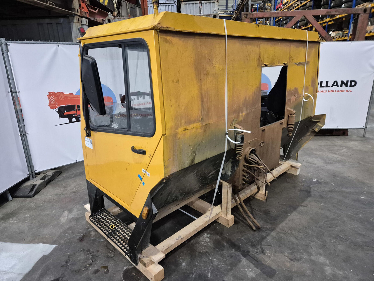 Liebherr LTM drivers cabin - Cab for Mobile crane: picture 4 Liebherr LTM drivers cabin - Cab for Mobile crane: picture 4