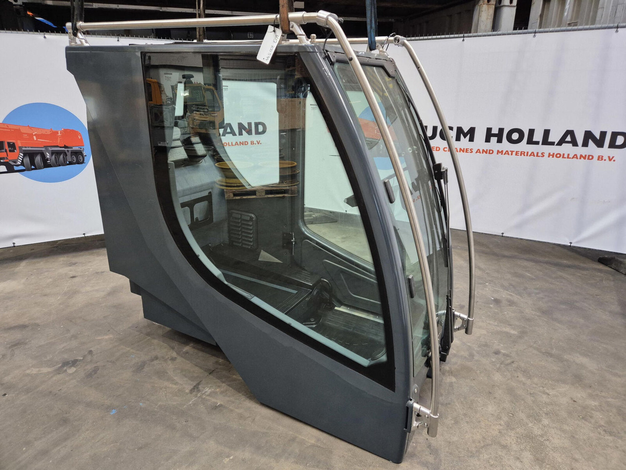 Liebherr LTM upper cab - Cab for Mobile crane: picture 3 Liebherr LTM upper cab - Cab for Mobile crane: picture 3