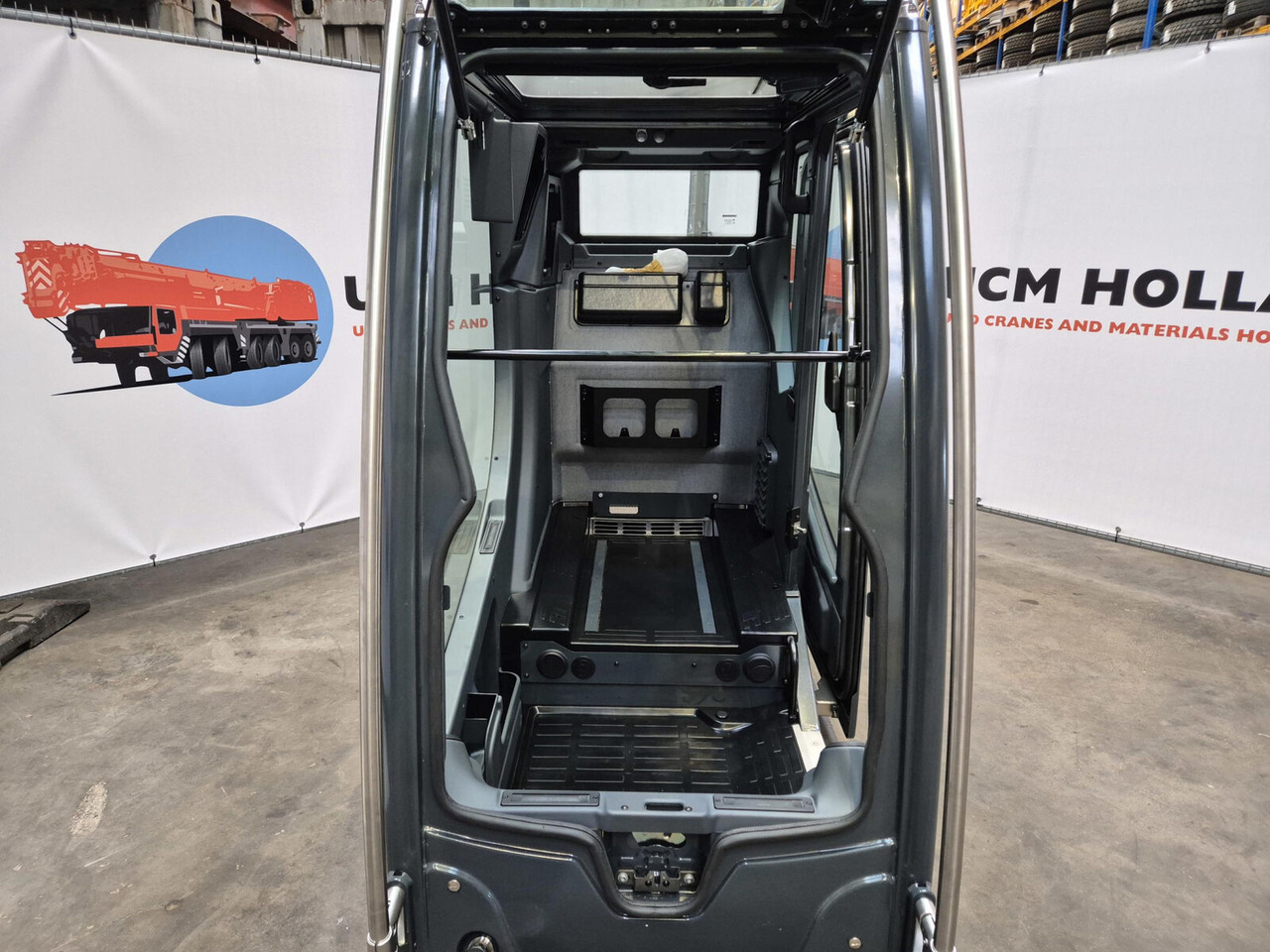 Liebherr LTM upper cab - Cab for Mobile crane: picture 5 Liebherr LTM upper cab - Cab for Mobile crane: picture 5