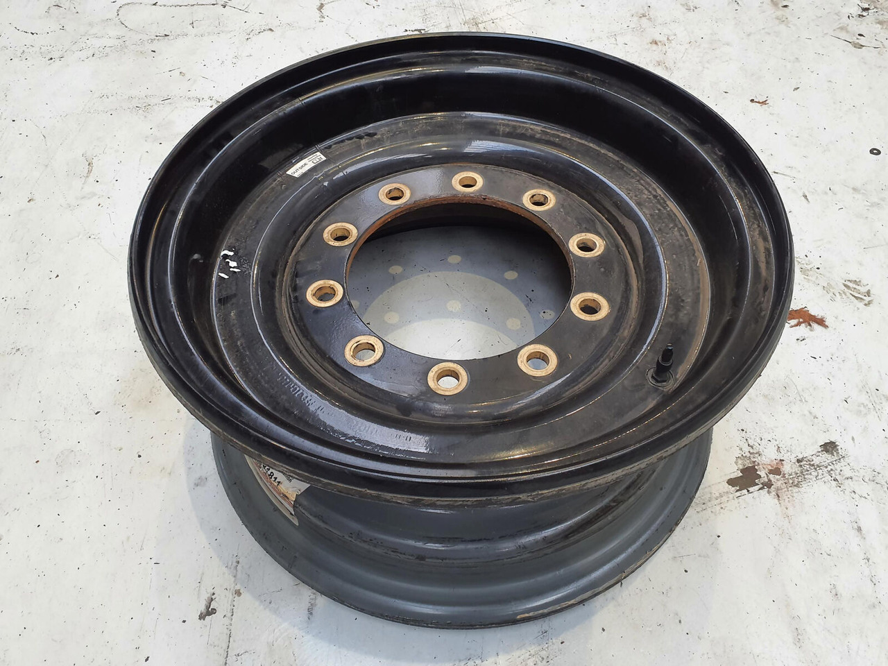 Liebherr Rim 445/95R25 10 12 1p - Rim for Crane: picture 1 Liebherr Rim 445/95R25 10 12 1p - Rim for Crane: picture 1