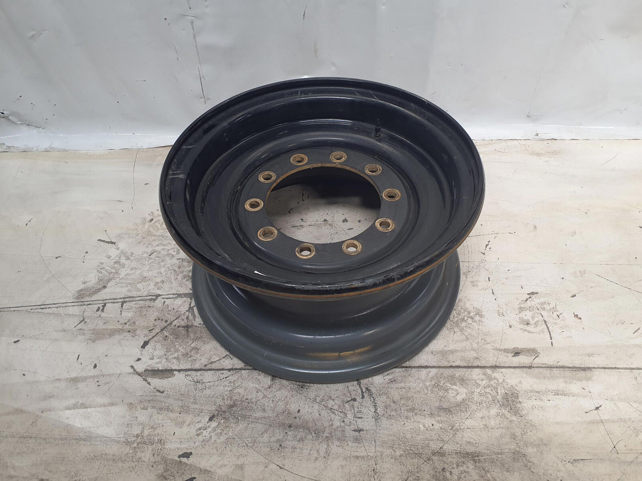 Liebherr Rim 445/95R25 10 12 1p - Rim for Crane: picture 1 Liebherr Rim 445/95R25 10 12 1p - Rim for Crane: picture 1
