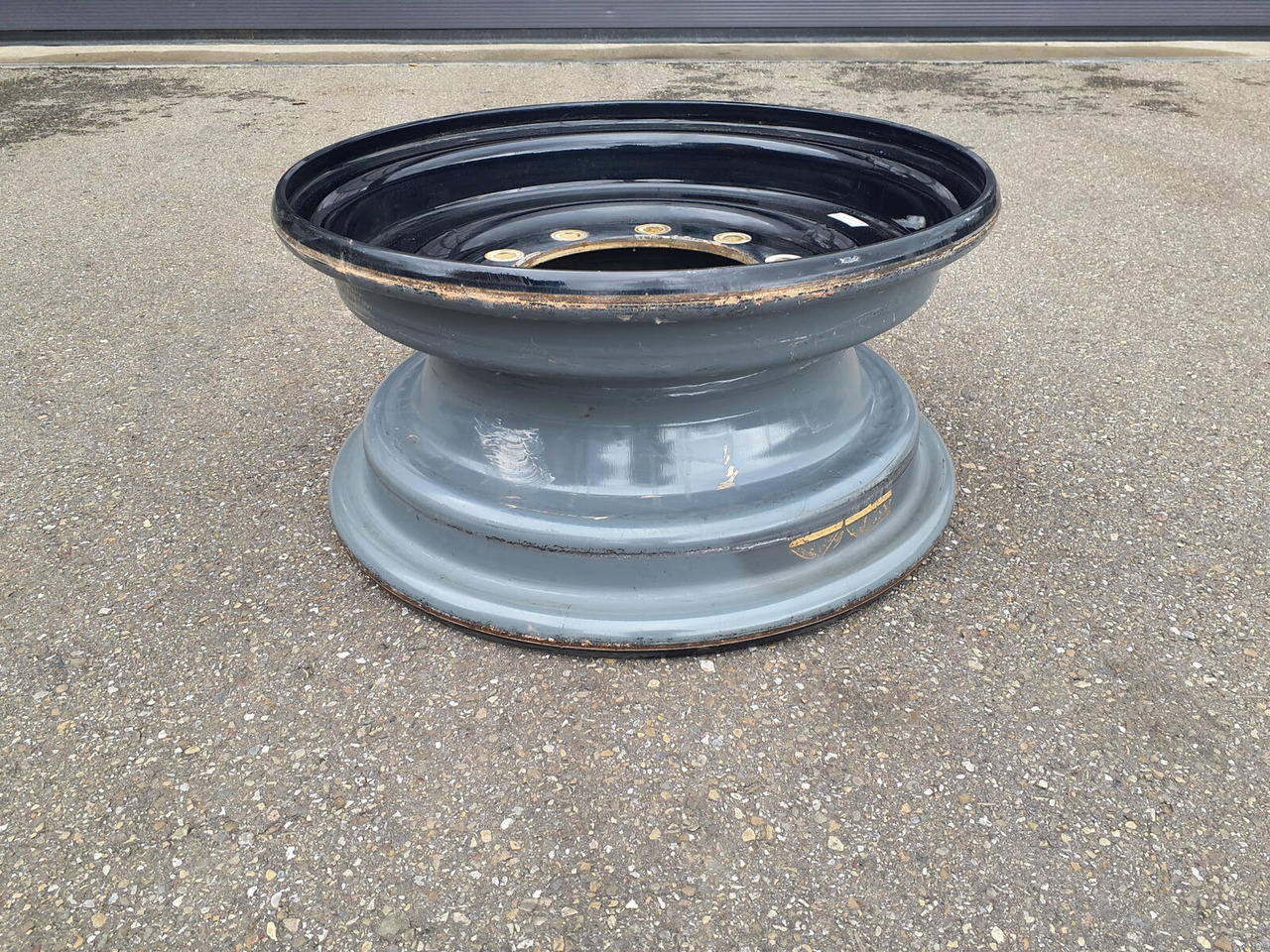 Liebherr Rim 445/95R25 10 12 1p - Rim for Crane: picture 3 Liebherr Rim 445/95R25 10 12 1p - Rim for Crane: picture 3