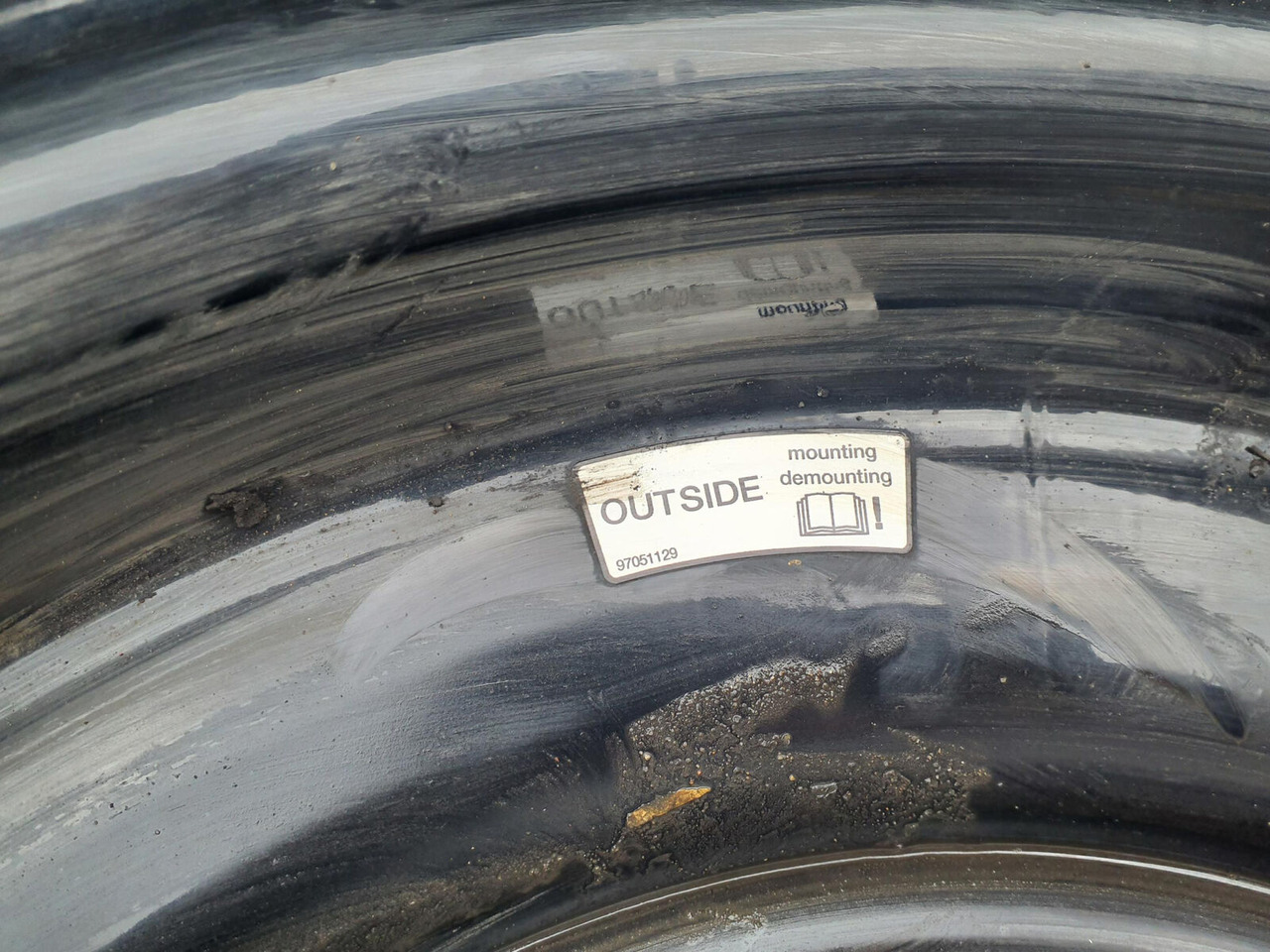 Liebherr Rim 445/95R25 10 12 1p - Rim for Crane: picture 4 Liebherr Rim 445/95R25 10 12 1p - Rim for Crane: picture 4