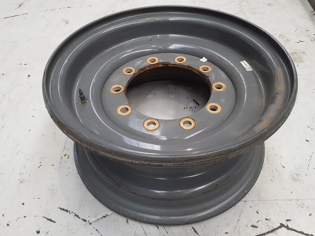 Liebherr Rim 445/95R25 10 12 1p - Rim for Crane: picture 1 Liebherr Rim 445/95R25 10 12 1p - Rim for Crane: picture 1