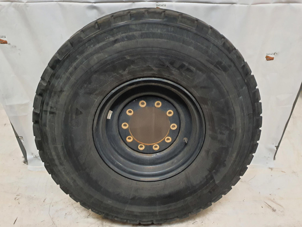 Michelin Wheel 445/95R25 10 12 1p - Wheel and tire package for Crane: picture 2 Michelin Wheel 445/95R25 10 12 1p - Wheel and tire package for Crane: picture 2