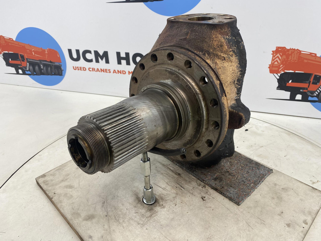 PPM 280 ATT Steering knuckle 16 holes axle 2 - Steering knuckle for Crane: picture 1 PPM 280 ATT Steering knuckle 16 holes axle 2 - Steering knuckle for Crane: picture 1