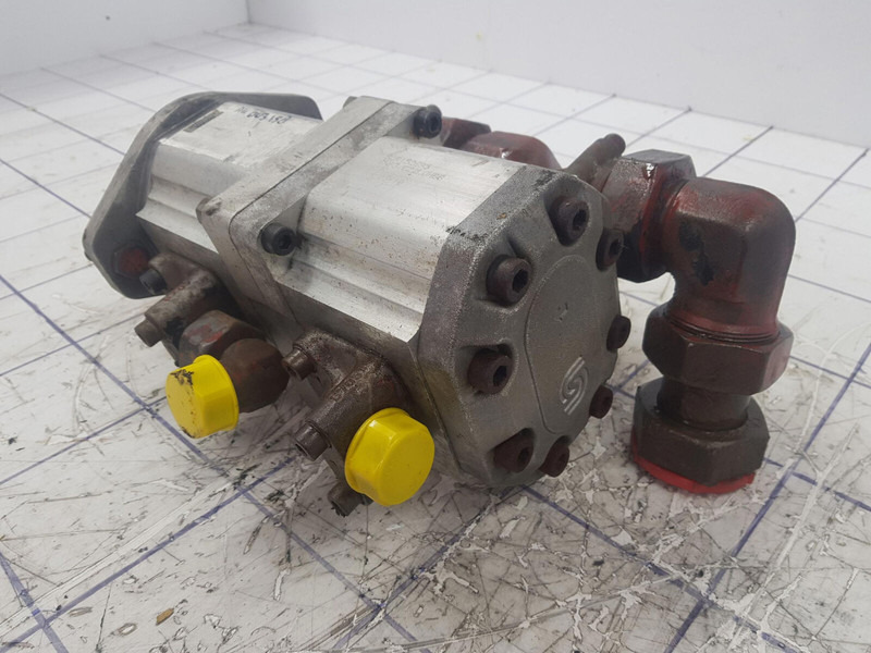 SAUER-DANFOSS 70 GMT dual gear pump - Hydraulic pump for Crane: picture 2 SAUER-DANFOSS 70 GMT dual gear pump - Hydraulic pump for Crane: picture 2