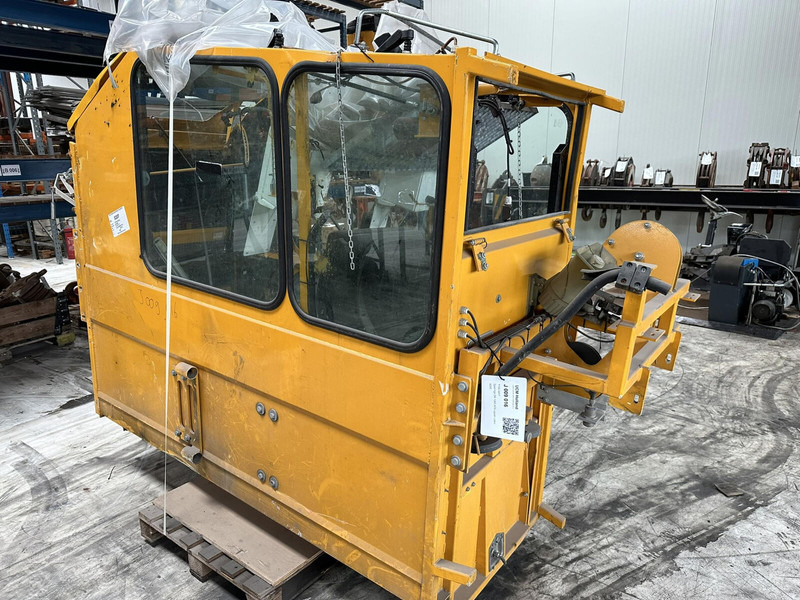Spierings SK 1265 AT6 upper cabin - Cab and interior for Crane: picture 1 Spierings SK 1265 AT6 upper cabin - Cab and interior for Crane: picture 1