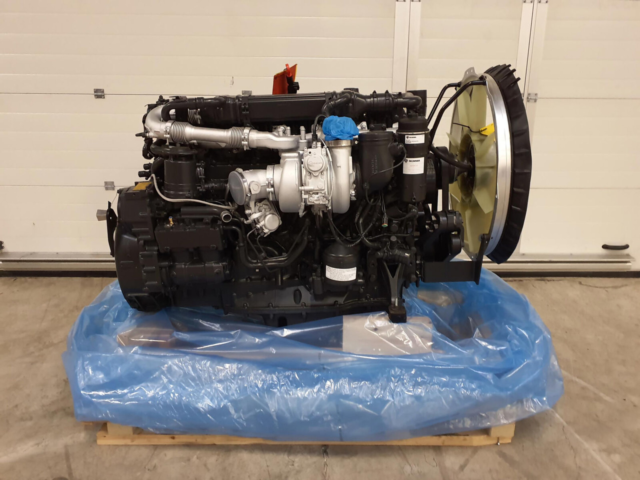 Tadano Faun Demag AC 220-1, AC 5.220-1 Scania DC13 085A motor - Engine for Crane: picture 4 Tadano Faun Demag AC 220-1, AC 5.220-1 Scania DC13 085A motor - Engine for Crane: picture 4